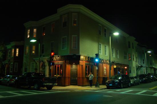 L Street Tavern